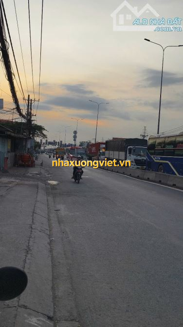 Bán xưởng mặt tiền Quốc lộ 1A, Quận 12, hơn 2600m2 giá 45 tỷ; 3565m2 120 tỷ