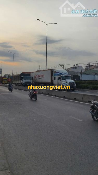 Bán xưởng mặt tiền Quốc lộ 1A, Quận 12, hơn 2600m2 giá 45 tỷ; 3565m2 120 tỷ