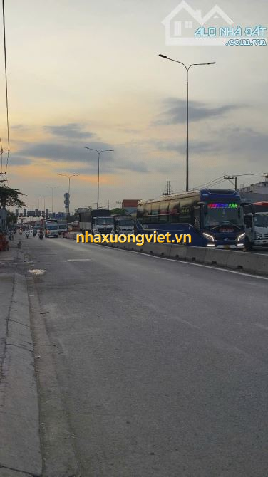 Bán xưởng mặt tiền Quốc lộ 1A, Quận 12, hơn 2600m2 giá 45 tỷ; 3565m2 120 tỷ