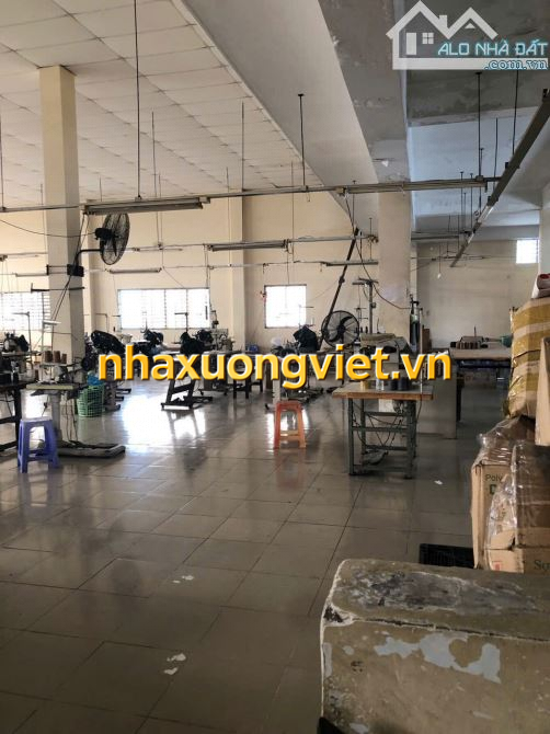 Cho thuê GẤP xưởng 1200m2 giá CỰC TỐT hẻm 10m đường Trịnh Đình Trọng