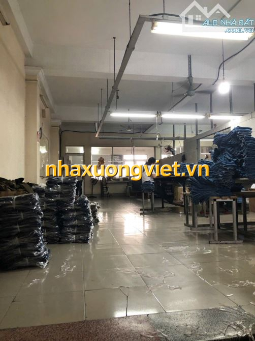Cho thuê GẤP xưởng 1200m2 giá CỰC TỐT hẻm 10m đường Trịnh Đình Trọng