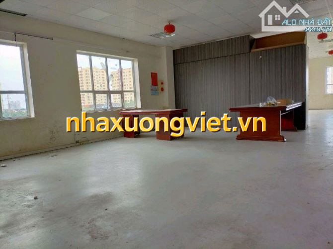 Bán xưởng mặt đường Ngọc Hồi DT 2000m2, MT 40m, Giá 85 tỷ