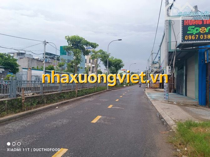 Bán nhà xưởng mặt tiền đường xe tải Thạnh Lộc, DT khủng 740m2 giá chỉ nhỉnh 36tr/m2