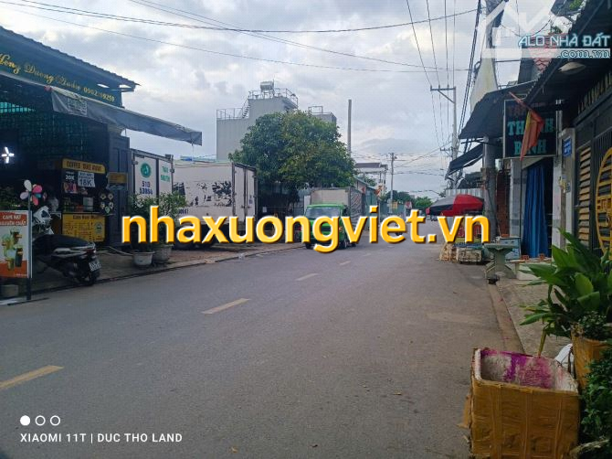 Bán nhà xưởng mặt tiền đường xe tải Thạnh Lộc, DT khủng 740m2 giá chỉ nhỉnh 36tr/m2