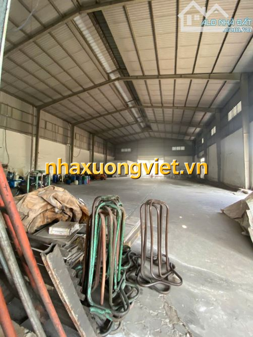 Bán kho giá rẻ Bình Chánh 1600m2 Kênh A gần Trần Văn Giầu