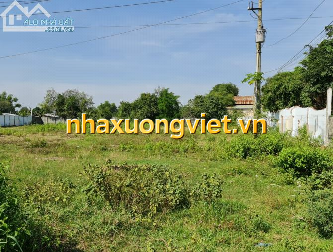 bán đất SKC 50x80m mặt tiền nhựa xã Đức Lập Hạ, Đức Hòa, Long An giá 22 tỷ.