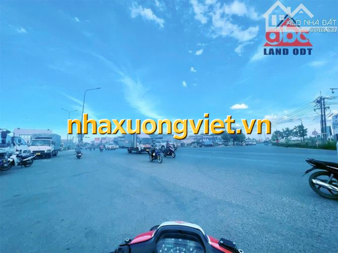 Cho thuê nhà xưởng 800m2 mặt tiền đường ql1a gần cầu sập gia rẻ