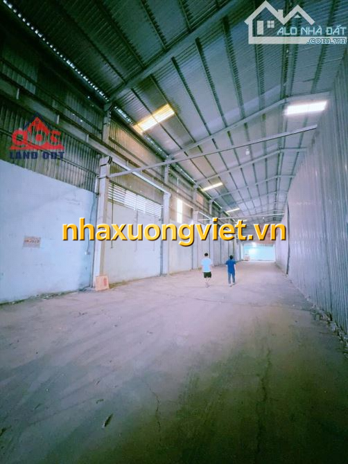 Cho thuê nhà xưởng 800m2 mặt tiền đường ql1a gần cầu sập gia rẻ