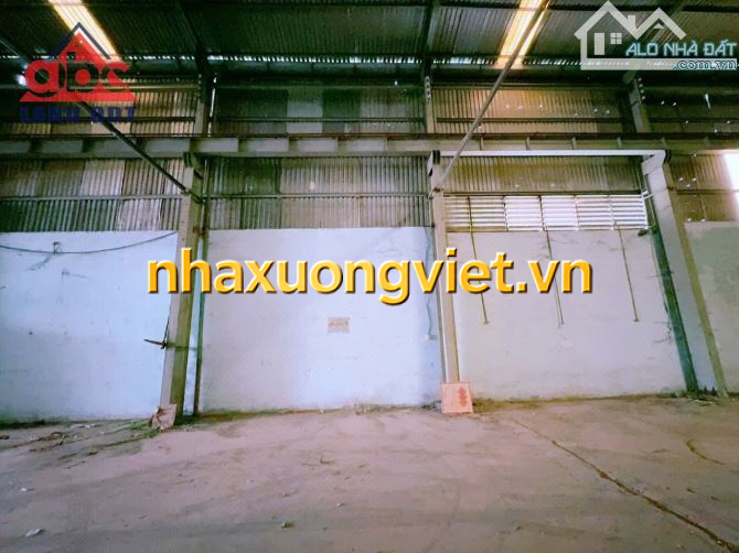 Cho thuê nhà xưởng 800m2 mặt tiền đường ql1a gần cầu sập gia rẻ