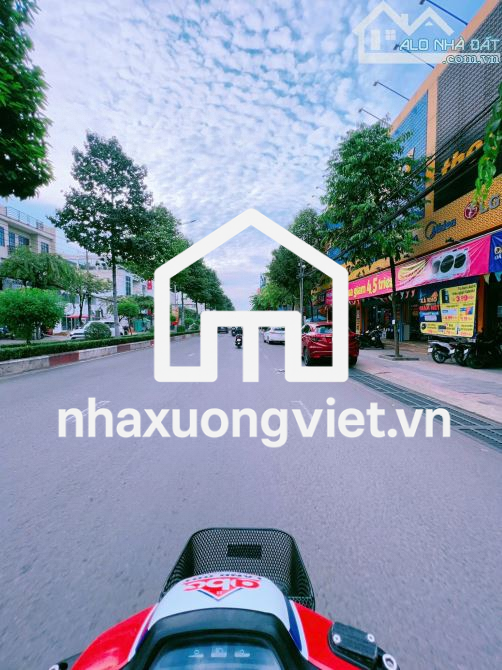 BÁN NHÀ KHO MẶT TIỀN ĐƯỜNG ĐỒNG KHỞI PHƯỜNG TRẢNG DÀI - dt 250m2 - giá chỉ 6,5 tỉ