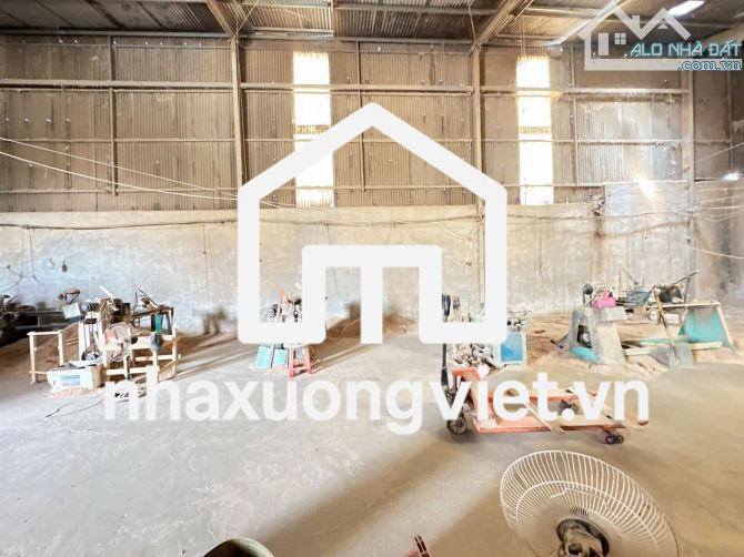 Bán xưởng mộc và máy móc 250m2 - 5,5 tỉ gx Hoà Bình  Xưởng đang sản xuất