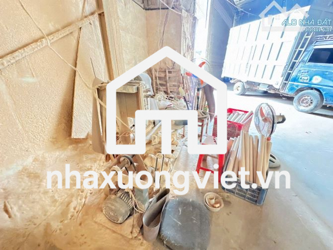 Bán xưởng mộc và máy móc 250m2 - 5,5 tỉ gx Hoà Bình  Xưởng đang sản xuất