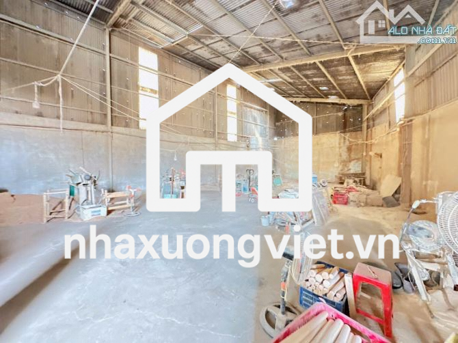 Bán xưởng mộc và máy móc 250m2 - 5,5 tỉ gx Hoà Bình  Xưởng đang sản xuất
