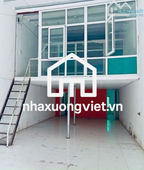 Cho thuê kho đẹp 230m2 chân cầu Nhật Tân