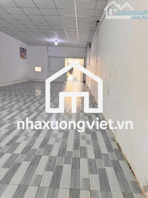 Giảm SỐC 1.5 Tỷ bán GẤP kho xưởng mặt tiền đường xe công Hà Huy Giáp, 275m2 giá còn 10.5Tỷ