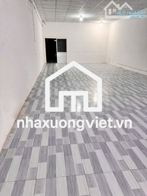 Giảm SỐC 1.5 Tỷ bán GẤP kho xưởng mặt tiền đường xe công Hà Huy Giáp, 275m2 giá còn 10.5Tỷ