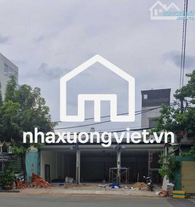 Kho Mới 12x25m Đường Xe tải Nguyễn Văn Quá, 12