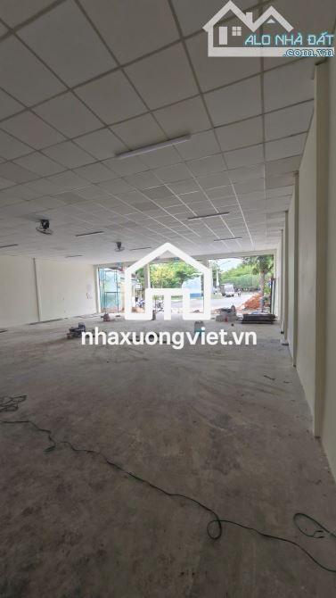 Kho Mới 12x25m Đường Xe tải Nguyễn Văn Quá, 12