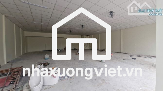 Kho Mới 12x25m Đường Xe tải Nguyễn Văn Quá, 12