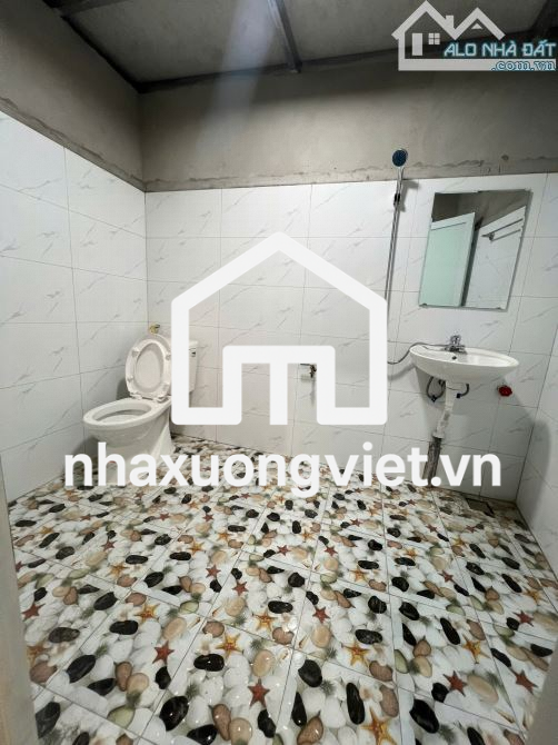 Cho thuê kho xưởng Dương Nội Hà Đông, DT 300m tường gạch mái tôn, xe 10 tấn đỗ giá 19 triệ
