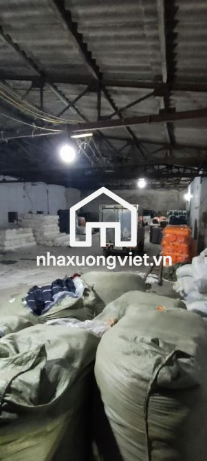 Cho thuê kho xưởng Dương Nội Hà Đông, DT 300m tường gạch mái tôn, xe 10 tấn đỗ giá 19 triệ