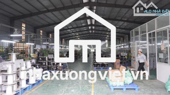 Bán nhà máy sản xuất 7800m² đang có sẵn dây chuyền sx tại KCN Quang Minh, Mê Linh, Hà Nội.