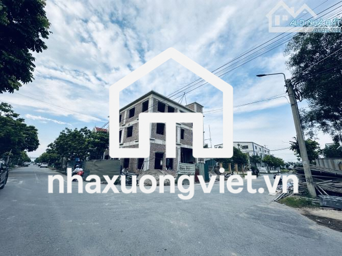 Cần bán kho xưởng 360m2 tại ccn Đông La, sát vd4