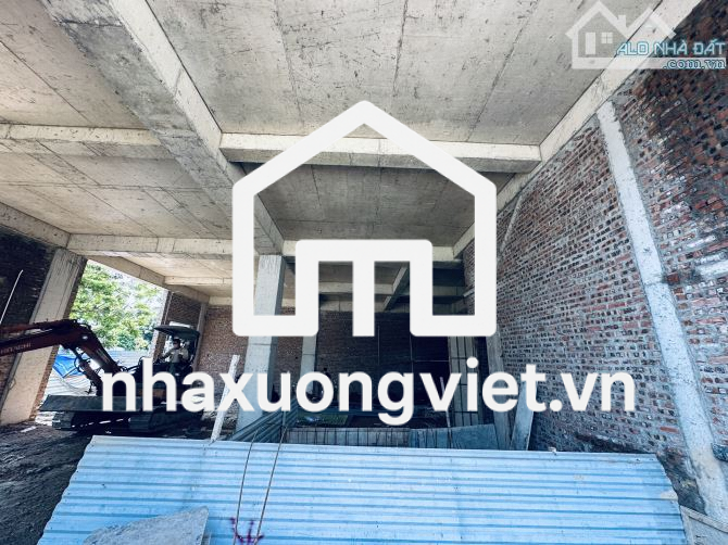 Cần bán kho xưởng 360m2 tại ccn Đông La, sát vd4