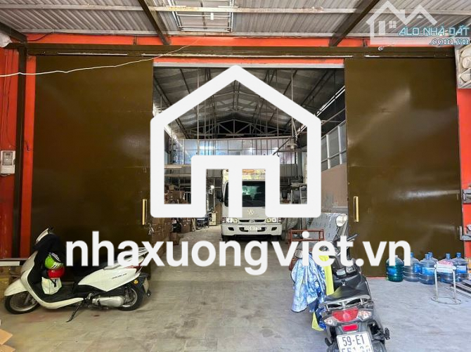 Nhà xưởng Mặt tiền đường TRUNG MỸ TÂY 12 , phường TMT, Q12, dt 338,5m2 (9mx38m) 25Tr/th
