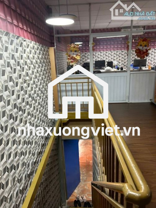 Nhà xưởng Mặt tiền đường TRUNG MỸ TÂY 12 , phường TMT, Q12, dt 338,5m2 (9mx38m) 25Tr/th