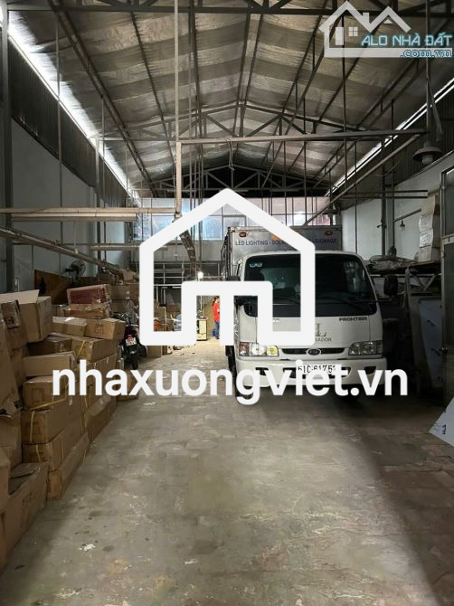 Nhà xưởng Mặt tiền đường TRUNG MỸ TÂY 12 , phường TMT, Q12, dt 338,5m2 (9mx38m) 25Tr/th