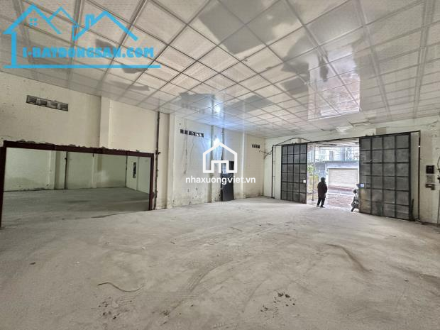 210m nhà xưởng khu vực Lĩnh Nam cần cho thuê, có bãi đỗ xe riêng