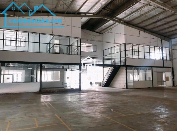 Cho thuê nhà xưởng gần 10.000m2 Tân Thới Nhất 17, Quận 12, liền kề Trường Chinh, giá rẻ