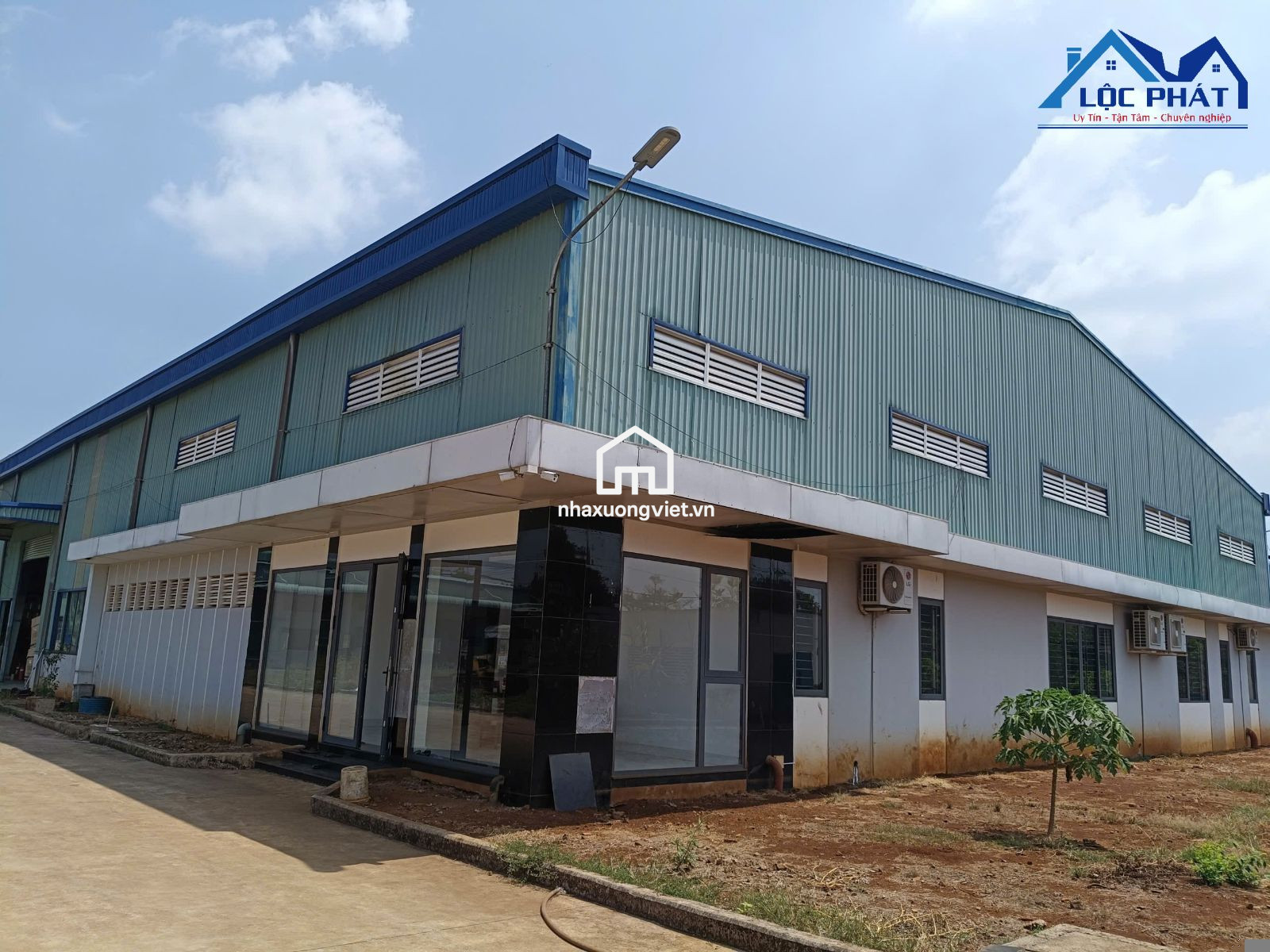 Bán nhà xưởng 10.000m2 khu công nghiệp Long Khánh giá chỉ 33 tỷ.