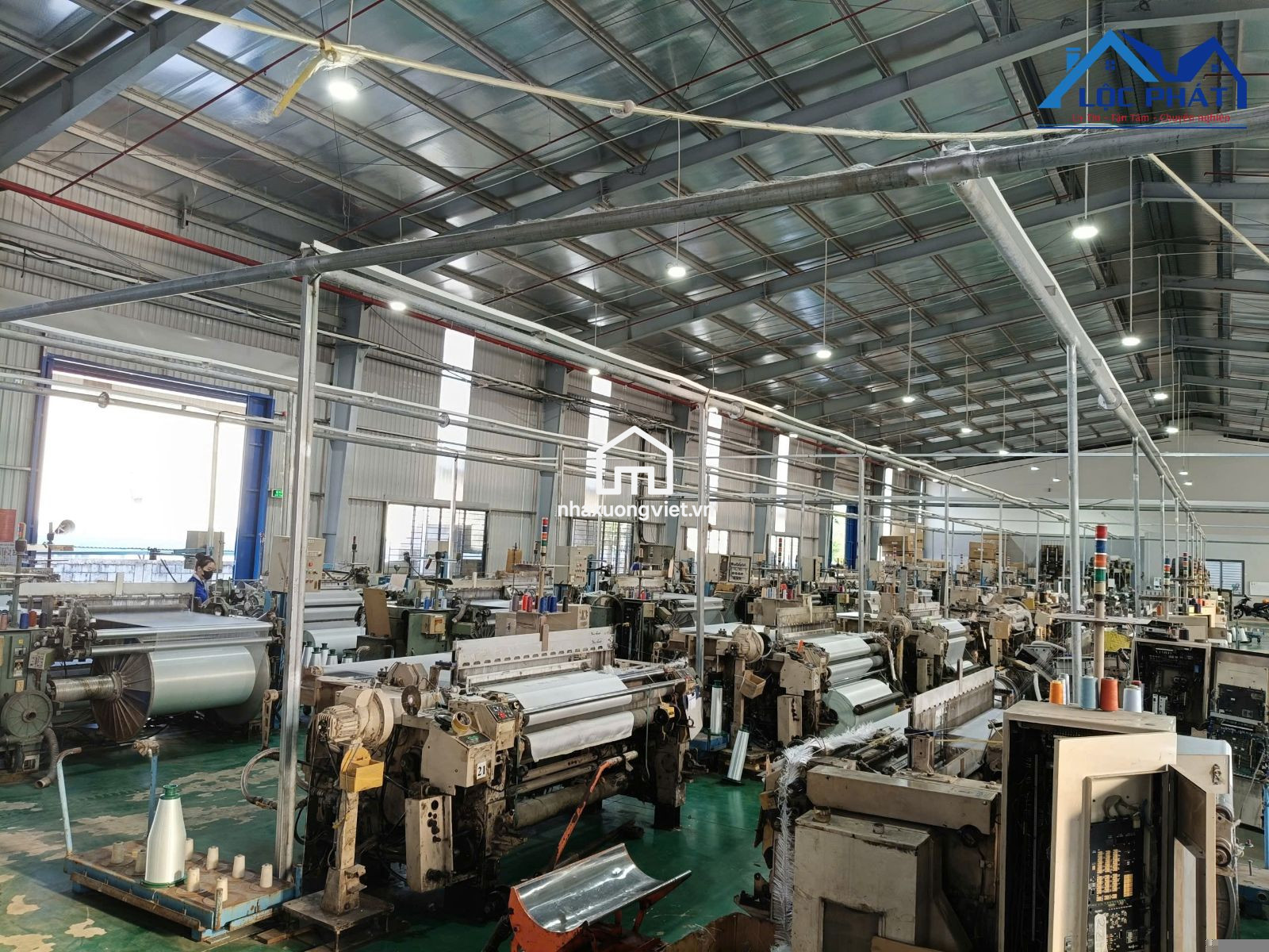 Bán nhà xưởng 10.000m2 khu công nghiệp Long Khánh giá chỉ 33 tỷ.
